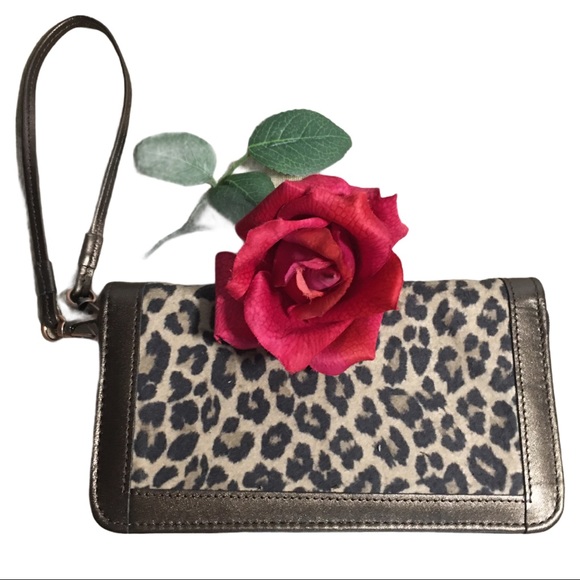 Wristlet wallet change purse cheetah print LIKE NEW - Picture 1 of 7